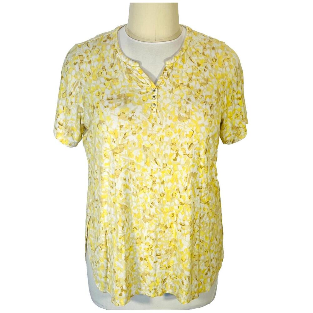 The Susan Graver Tunic Blouse in XL is a stylish and comfortable option for wome